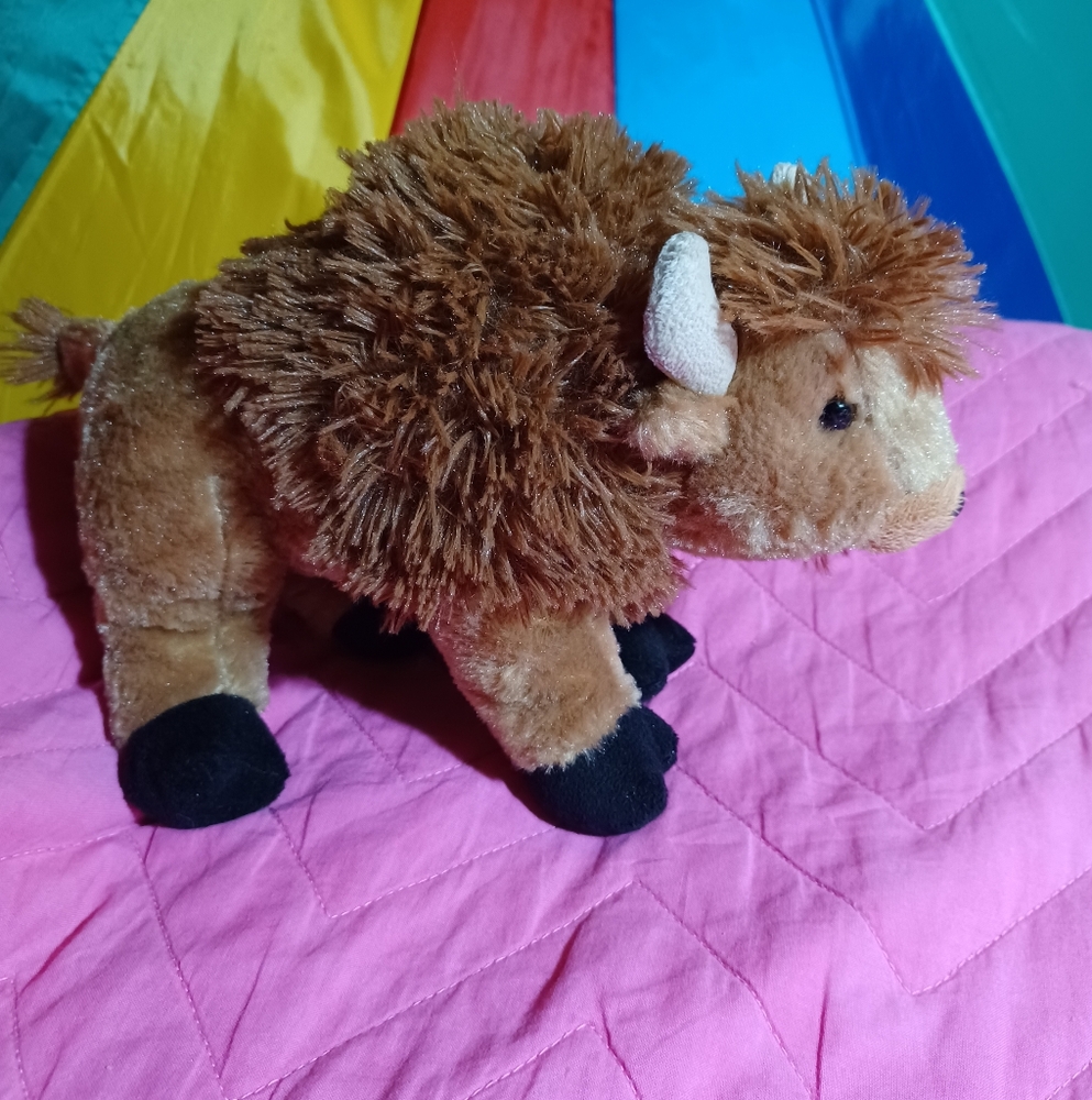Wisome Bison Plushie - Picture 3 of 6